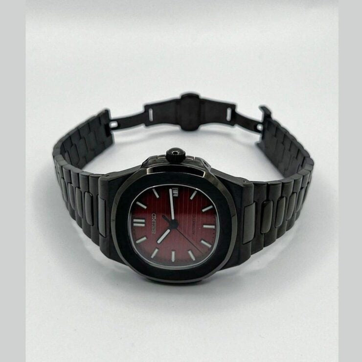 The Porthole Crimson