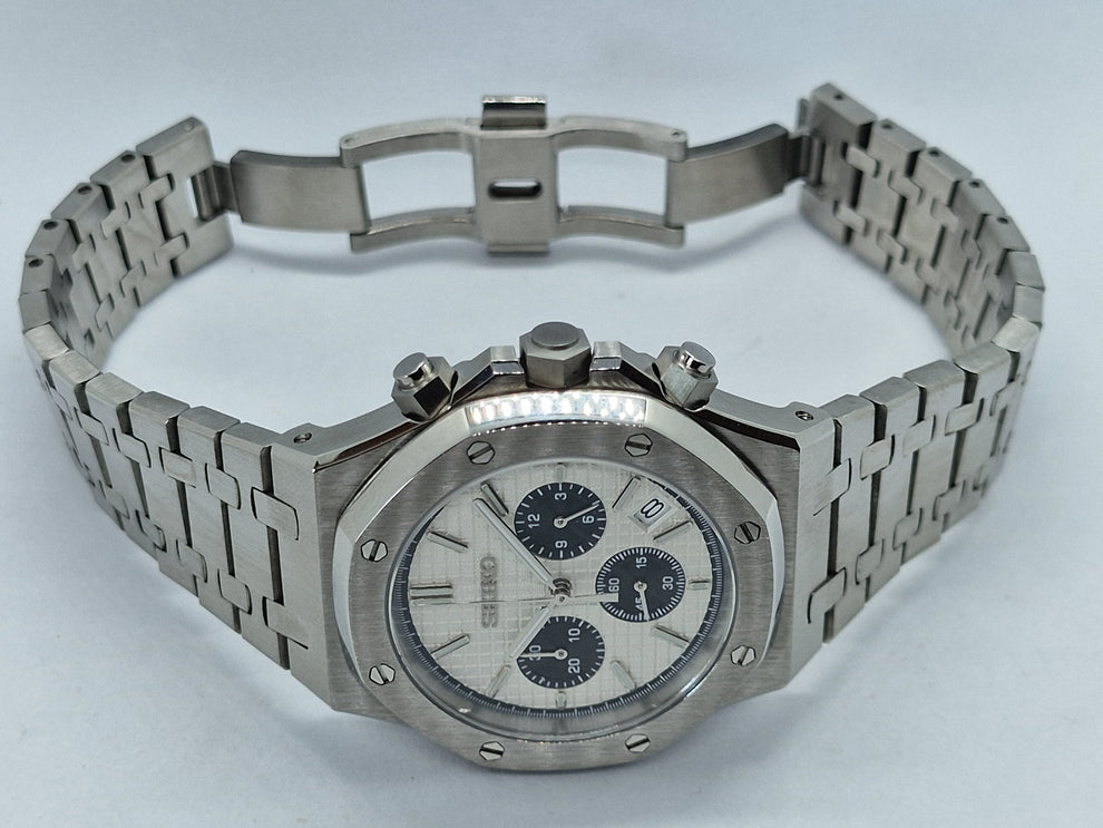 The Octagon Chrono Panda